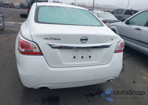 2015 Nissan Altima 2.5/2.5 S/2.5 Sl/2.5 Sv из США, поврежденный, VIN 1N4AL3AP7FN334973